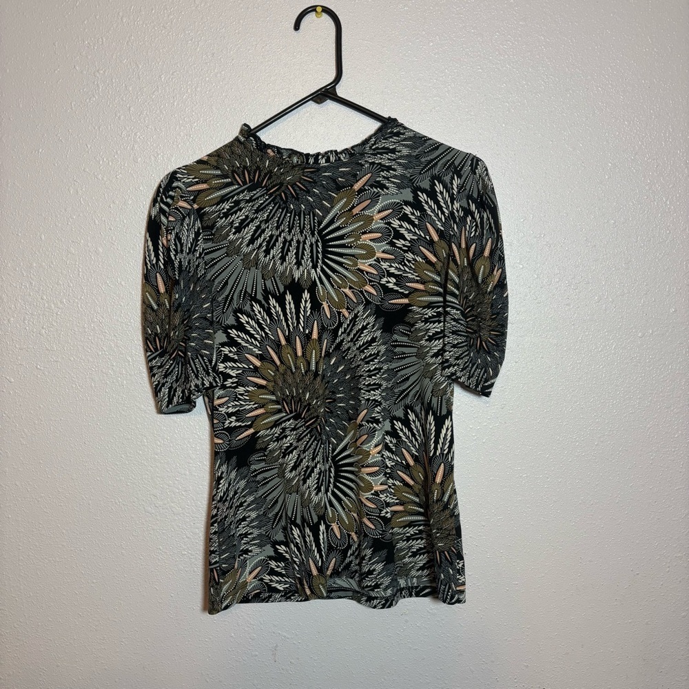 Elegant Women's Blouse with Floral Pattern